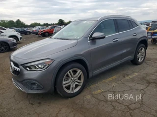 MERCEDES-BENZ GLA 250 4MATIC