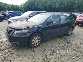 TOYOTA CAMRY XLE V6