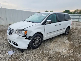 CHRYSLER TOWN & COUNTRY TOURING L