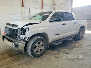TOYOTA TUNDRA CREWMAX SR5