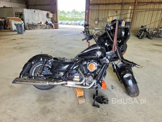 HARLEY-DAVIDSON FLHXS STREET GLIDE SPECIAL