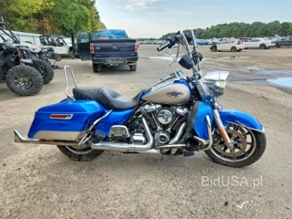 HARLEY-DAVIDSON FLHR ROAD KING