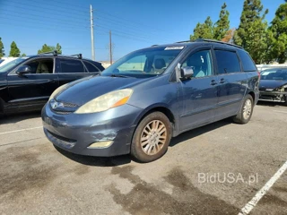 TOYOTA SIENNA XLE