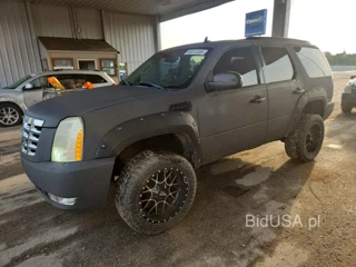 CADILLAC ESCALADE LUXURY