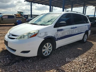 TOYOTA SIENNA CE