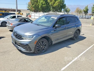 VOLKSWAGEN TIGUAN SE R-LINE BLACK