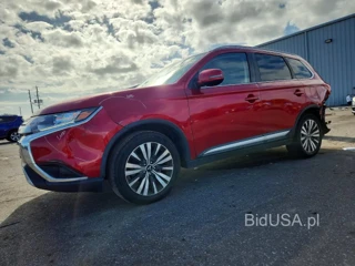 MITSUBISHI OUTLANDER SE