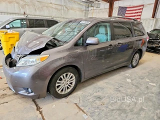 TOYOTA SIENNA XLE 8-PASSENGER