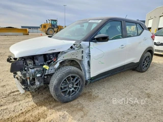 NISSAN KICKS SV