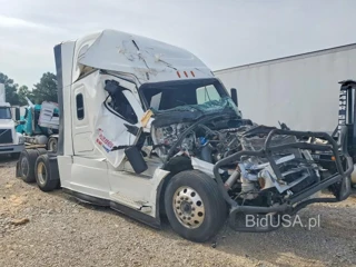 FREIGHTLINER CASCADIA 126