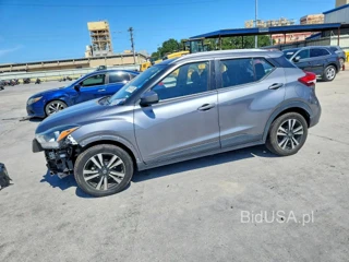 NISSAN KICKS SV
