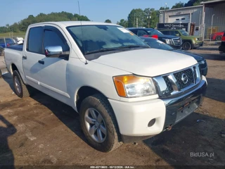 NISSAN NISSAN TITAN SV