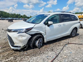 TOYOTA SIENNA XLE