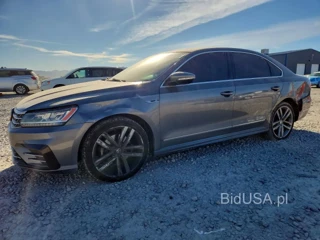 VOLKSWAGEN PASSAT R-LINE