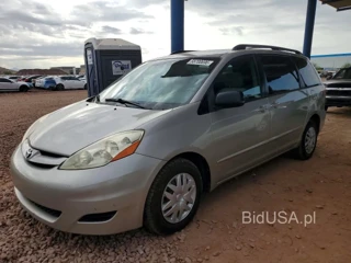 TOYOTA SIENNA LE 7-PASSENGER