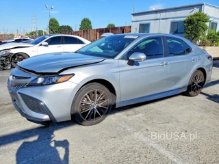 TOYOTA CAMRY SE