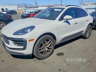 PORSCHE MACAN BASE