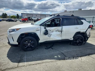 TOYOTA RAV4 XSE