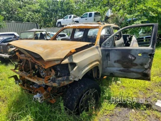 TOYOTA TACOMA SR5 V6