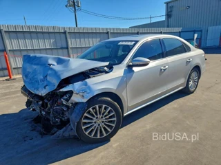VOLKSWAGEN PASSAT SE