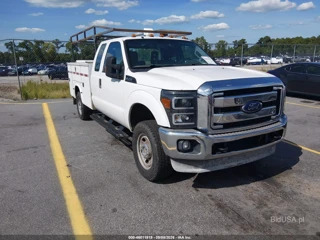 FORD FORD F-350 CHASSIS XL