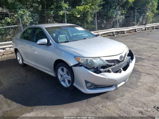 TOYOTA TOYOTA CAMRY SE