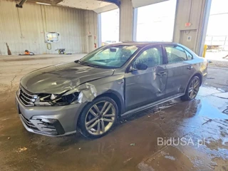 VOLKSWAGEN PASSAT S