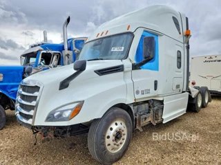FREIGHTLINER CASCADIA 126