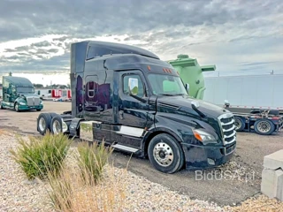 FREIGHTLINER CASCADIA 126