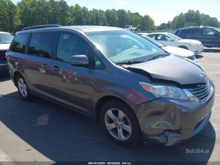 TOYOTA TOYOTA SIENNA LE 8 PASSENGER