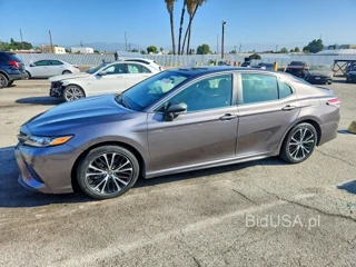 TOYOTA CAMRY SE