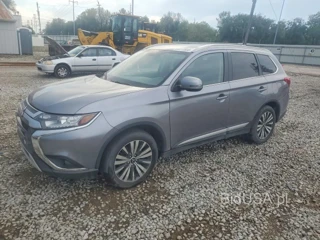 MITSUBISHI OUTLANDER SE