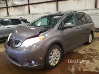 TOYOTA SIENNA XLE 7-PASSENGER