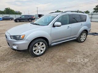 MITSUBISHI OUTLANDER SE