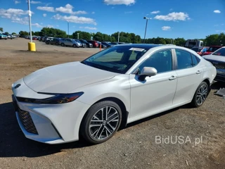 TOYOTA CAMRY XLE
