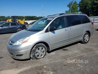 TOYOTA SIENNA LE 7 PASSENGER