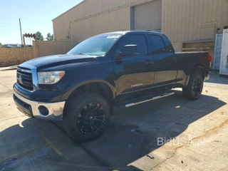 TOYOTA TUNDRA DOUBLE CAB SR5
