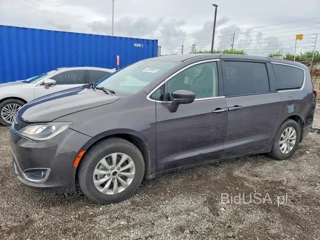 CHRYSLER PACIFICA TOURING PLUS