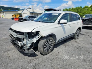 MITSUBISHI OUTLANDER SE