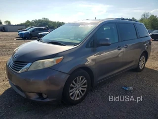 TOYOTA SIENNA XLE 8-PASSENGER