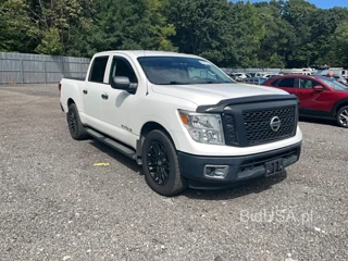 NISSAN TITAN S