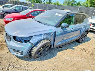 VOLVO XC40 T5 R-DESIGN