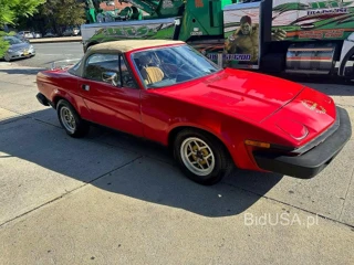 TRIUMPH CAR TR-7
