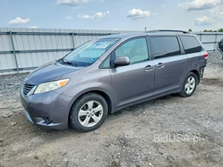 TOYOTA SIENNA LE