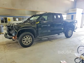 TOYOTA TACOMA SR5