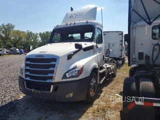 FREIGHTLINER CASCADIA 126