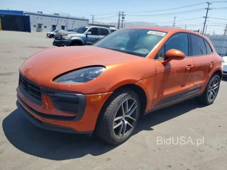 PORSCHE MACAN BASE
