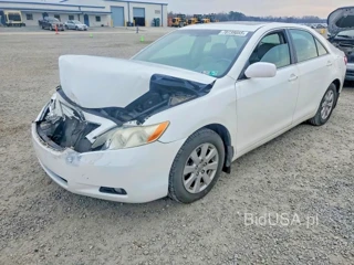TOYOTA CAMRY XLE V6