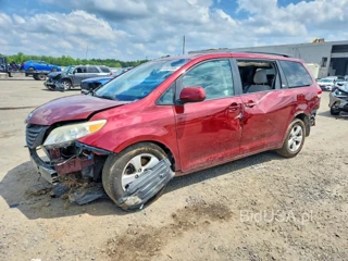TOYOTA SIENNA LE