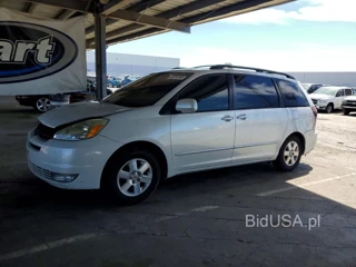 TOYOTA SIENNA XLE 7 PASSENGER